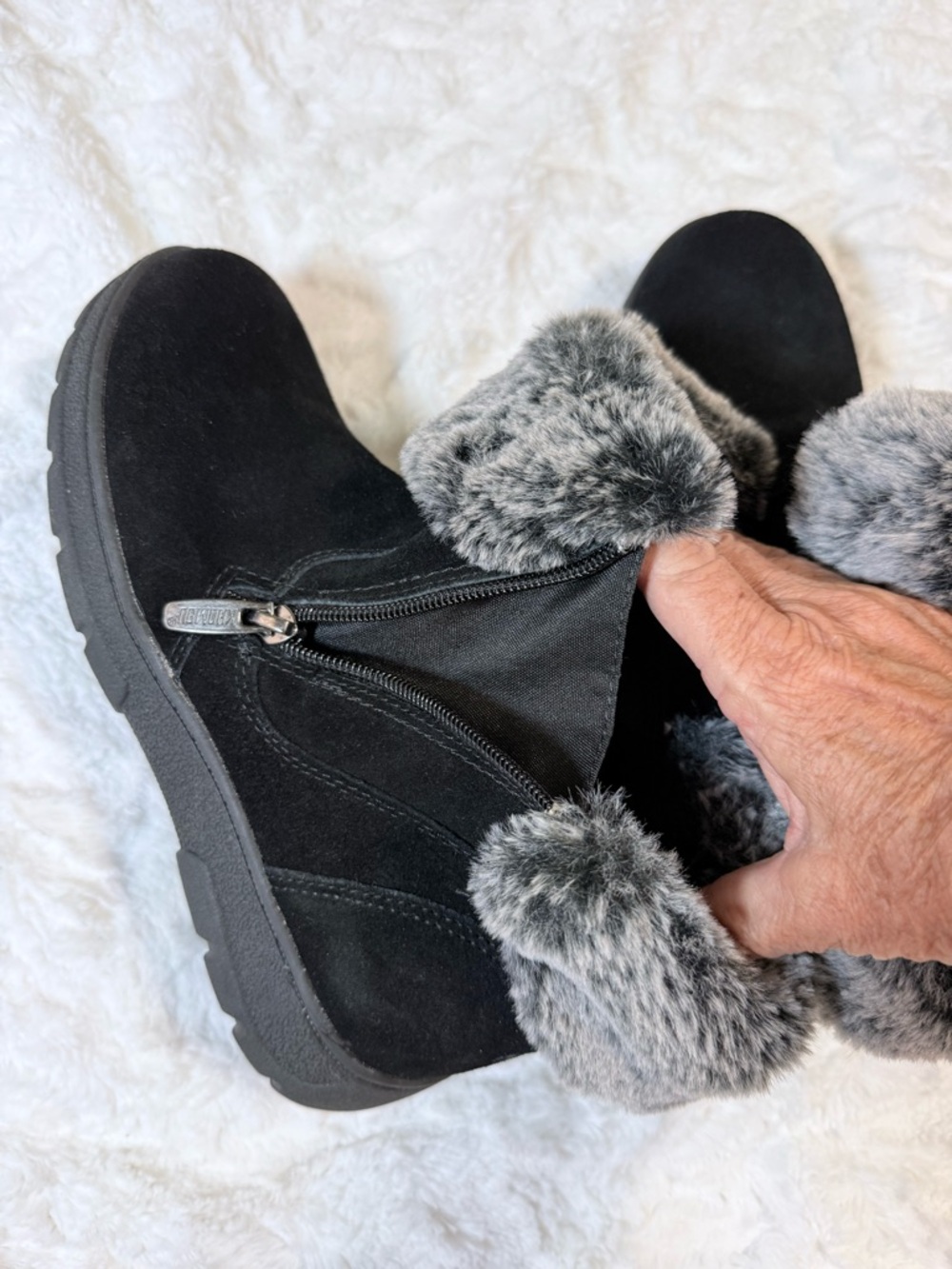 Khombu Black Ankle Boots with Gray Faux-Fur Cuff - size 7- new in box - Picture 8 of 15